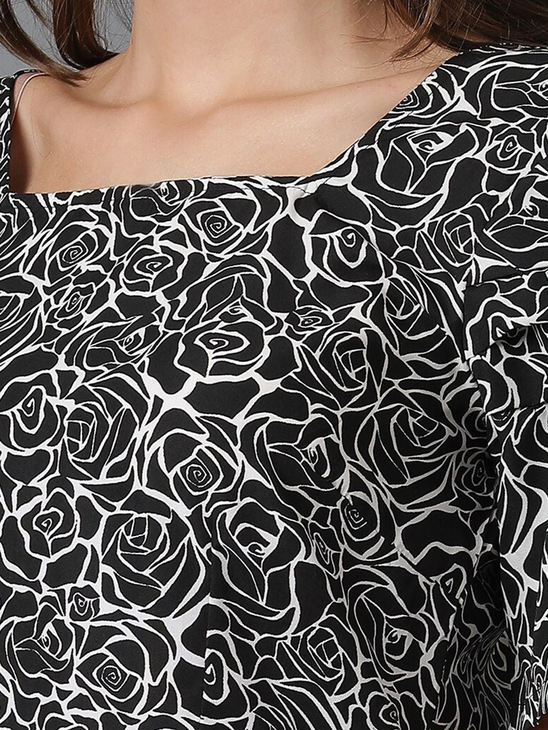 Kotty Black Floral Printed Puff Sleeve Crepe Peplum Top