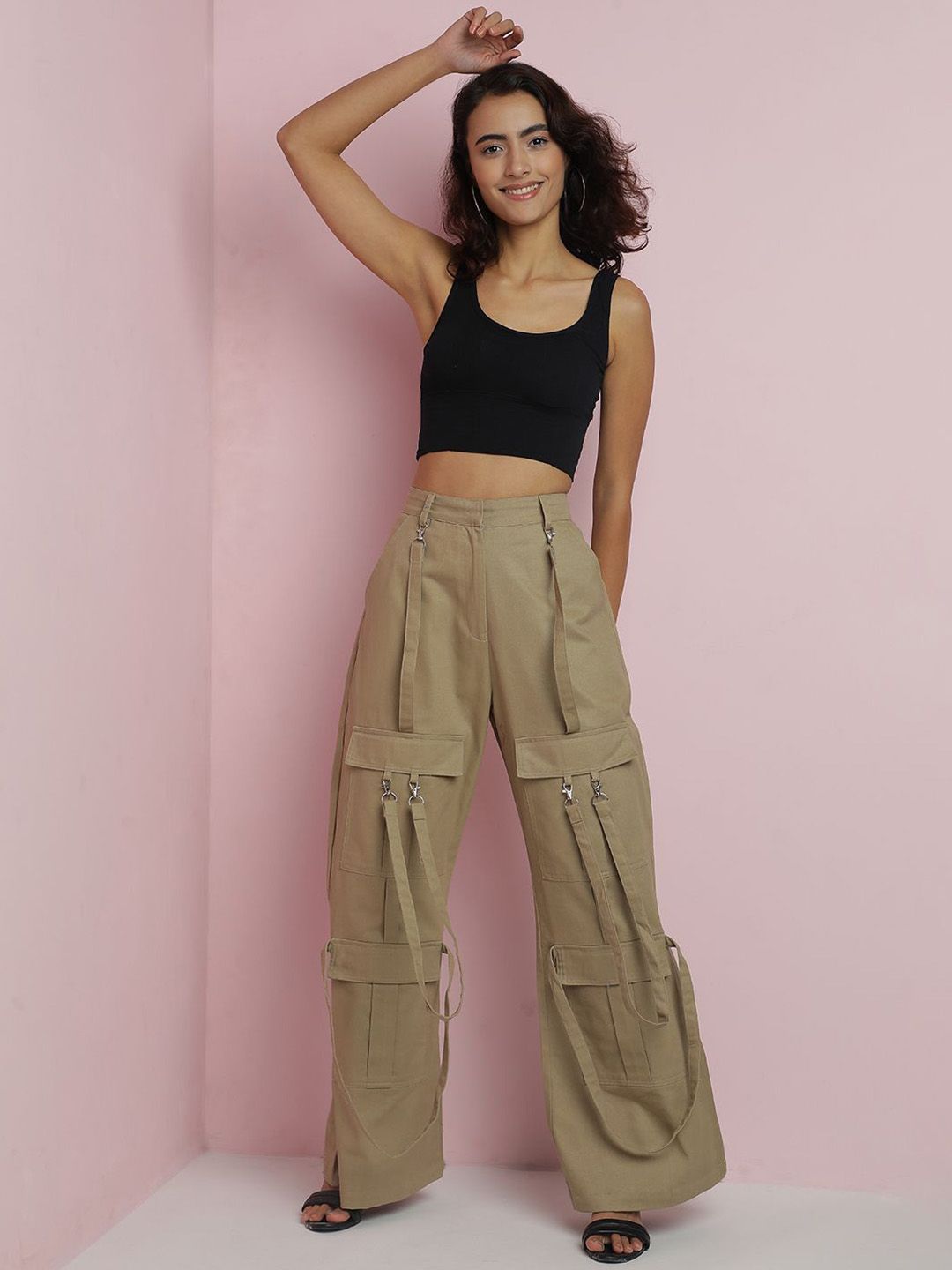 Kotty Women Solid Relaxed Straight Fit Mid-Rise Cargo Trousers