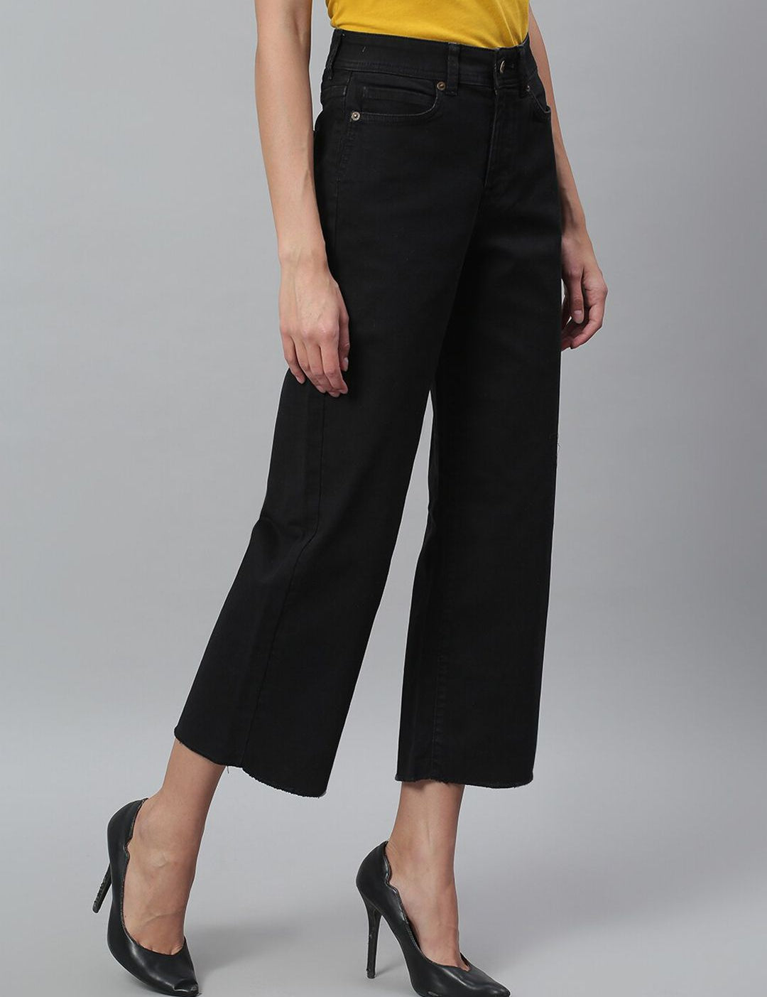 Kotty Women Black Flared High-Rise Clean Look Jeans