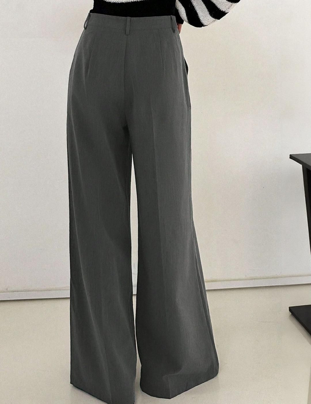 Kotty Women Grey High-Rise Wide Leg Formal Trouser