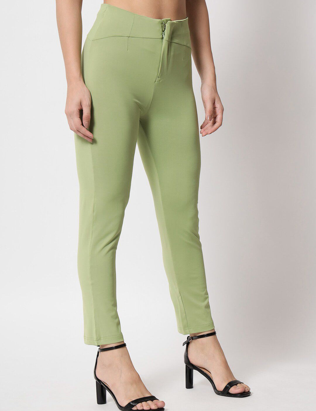 Kotty Women Relaxed Skinny Fit High-Rise Easy Wash Trousers