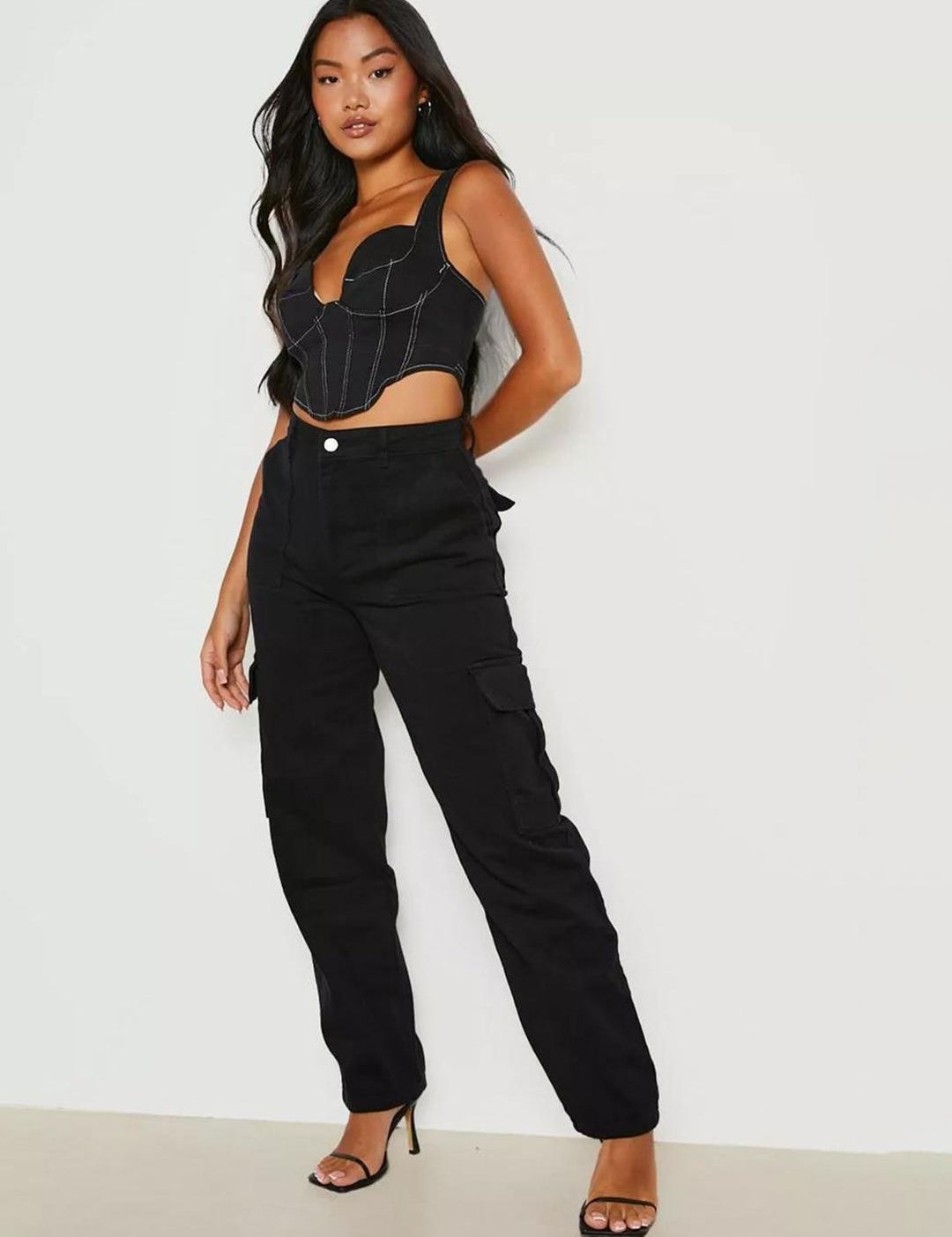 Kotty Women Jean Straight Fit High-Rise Mildly Distressed Stretchable Jeans