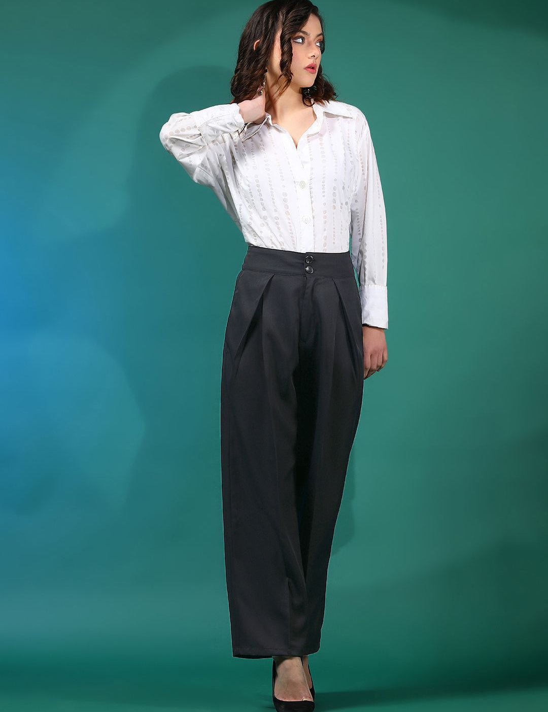 Kotty Women Relaxed Straight Fit High-Rise Easy Wash Pleated Trousers