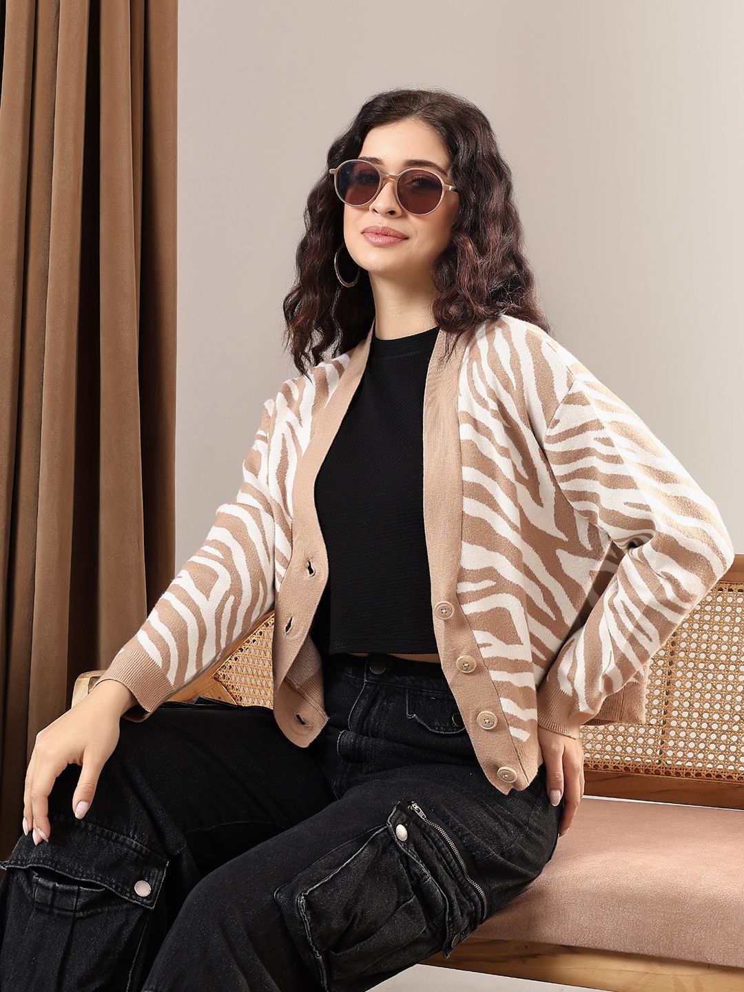 Kotty Women Animal Printed Crop Cardigan Sweaters