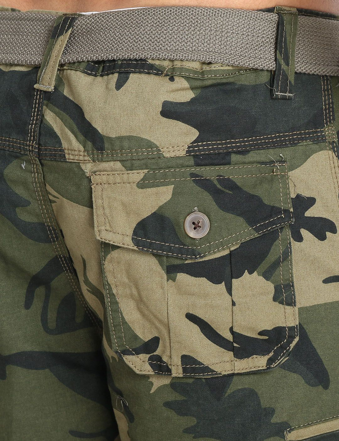 Kotty Men Green Camouflage Printed Regular Fit Cargo Shorts