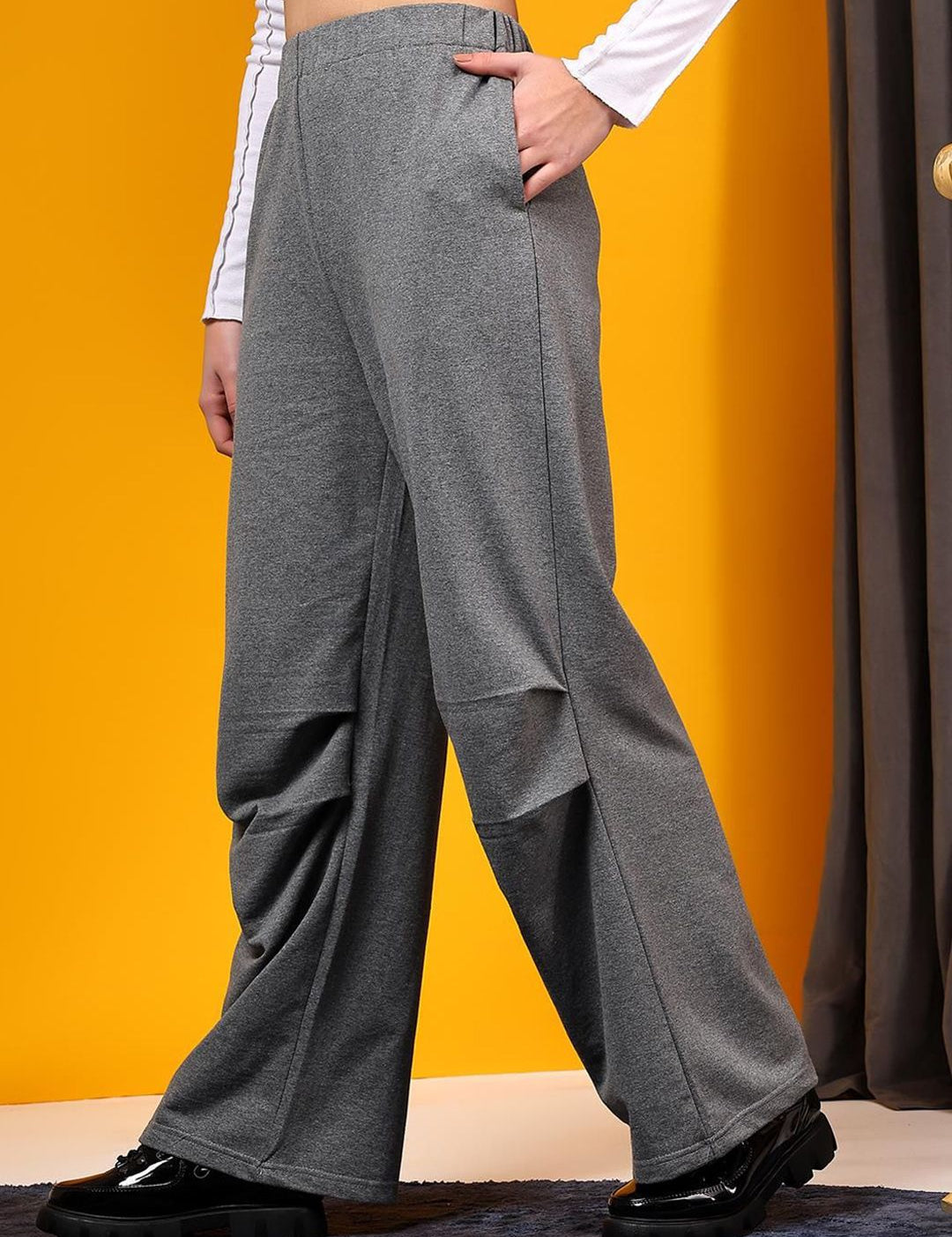 Kotty Women Mid Rise Regular Trousers