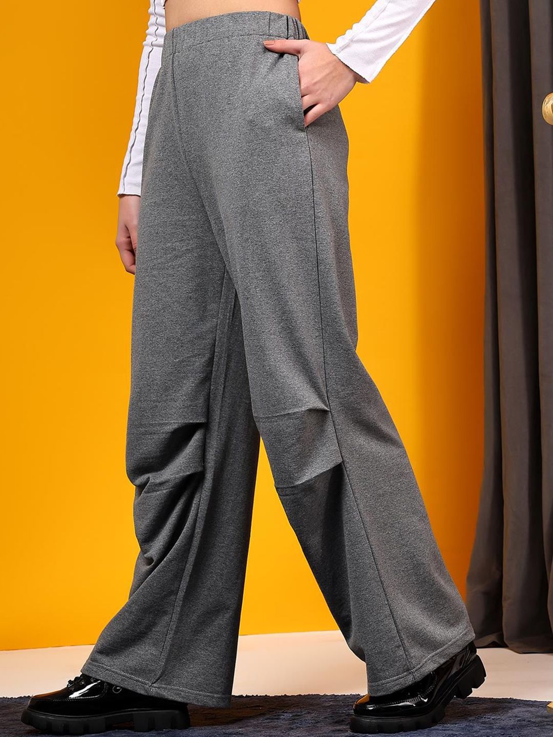 Kotty Women Mid Rise Regular Trousers