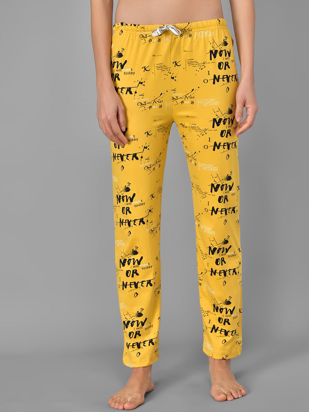 Kotty Women Yellow & Black Printed Night Suit