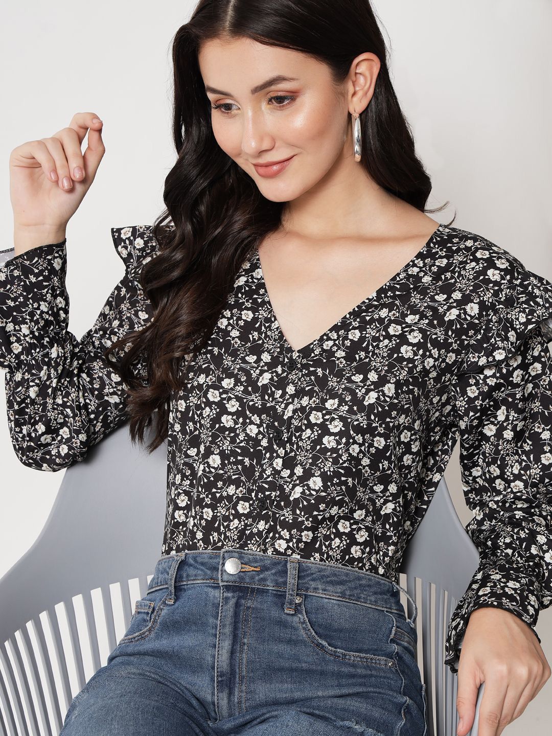 Kotty Floral Printed V-Neck Crepe Top
