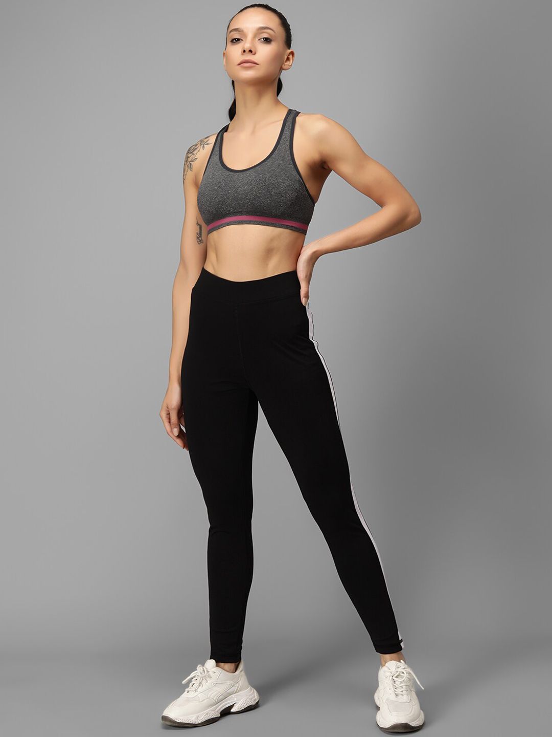 Kotty Women Black & White Colourblocked Tights