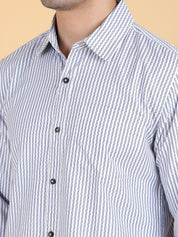 Kotty Men Relaxed Spread Collar Graphic Printed Casual Shirt