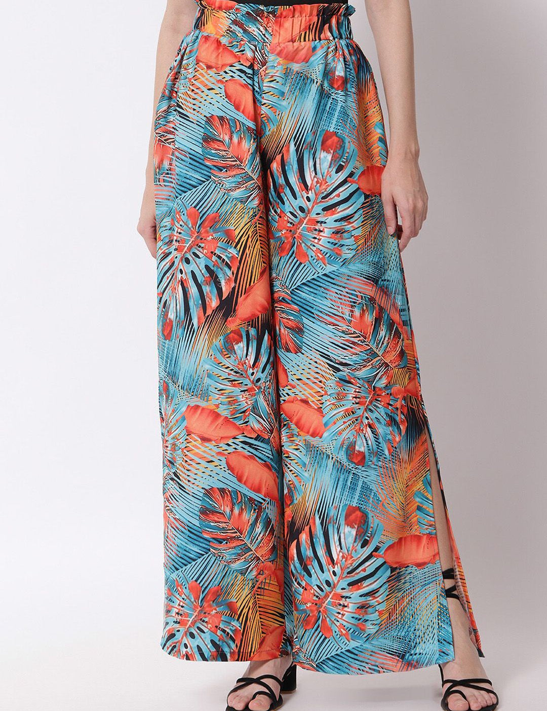 Kotty Women Blue Floral Printed Relaxed Flared High-Rise Easy Wash Pleated Trousers