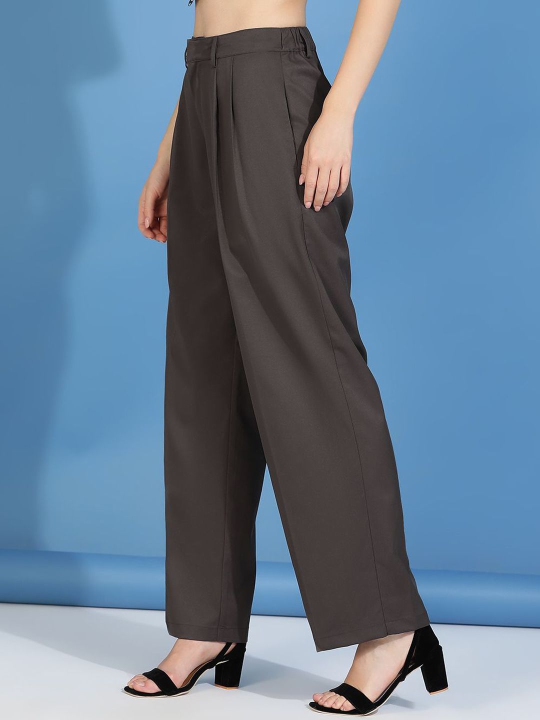 Kotty Women Relaxed Straight Fit High-Rise Easy Wash Pleated Parallel Trousers