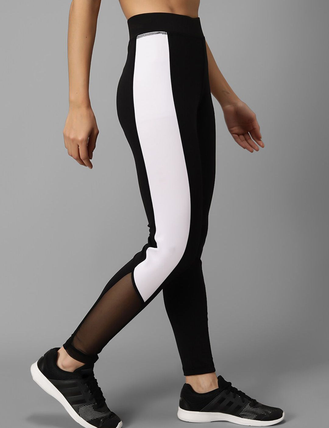 Kotty Women Black & White Coloublocked Tights