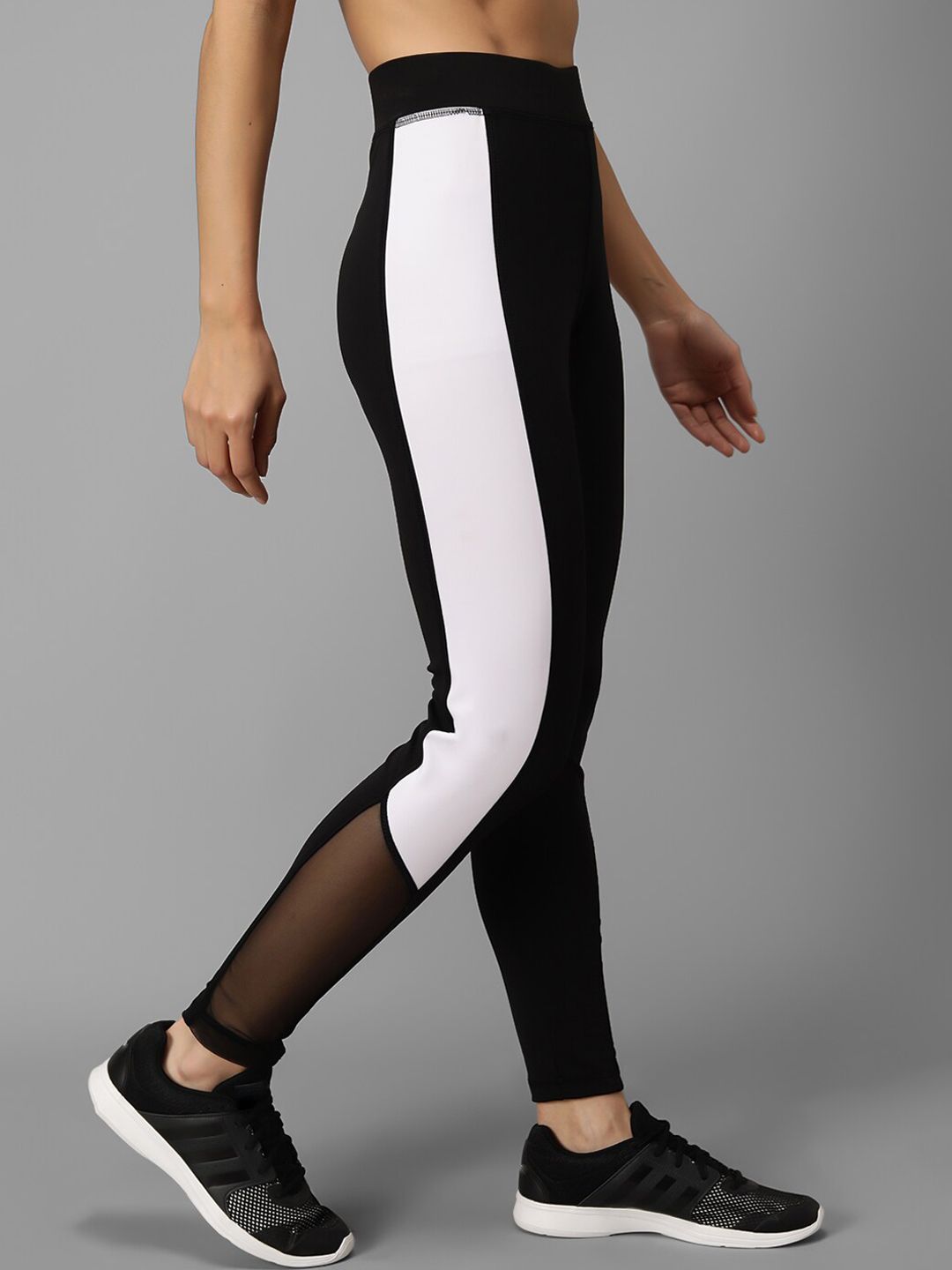 Kotty Women Black & White Coloublocked Tights