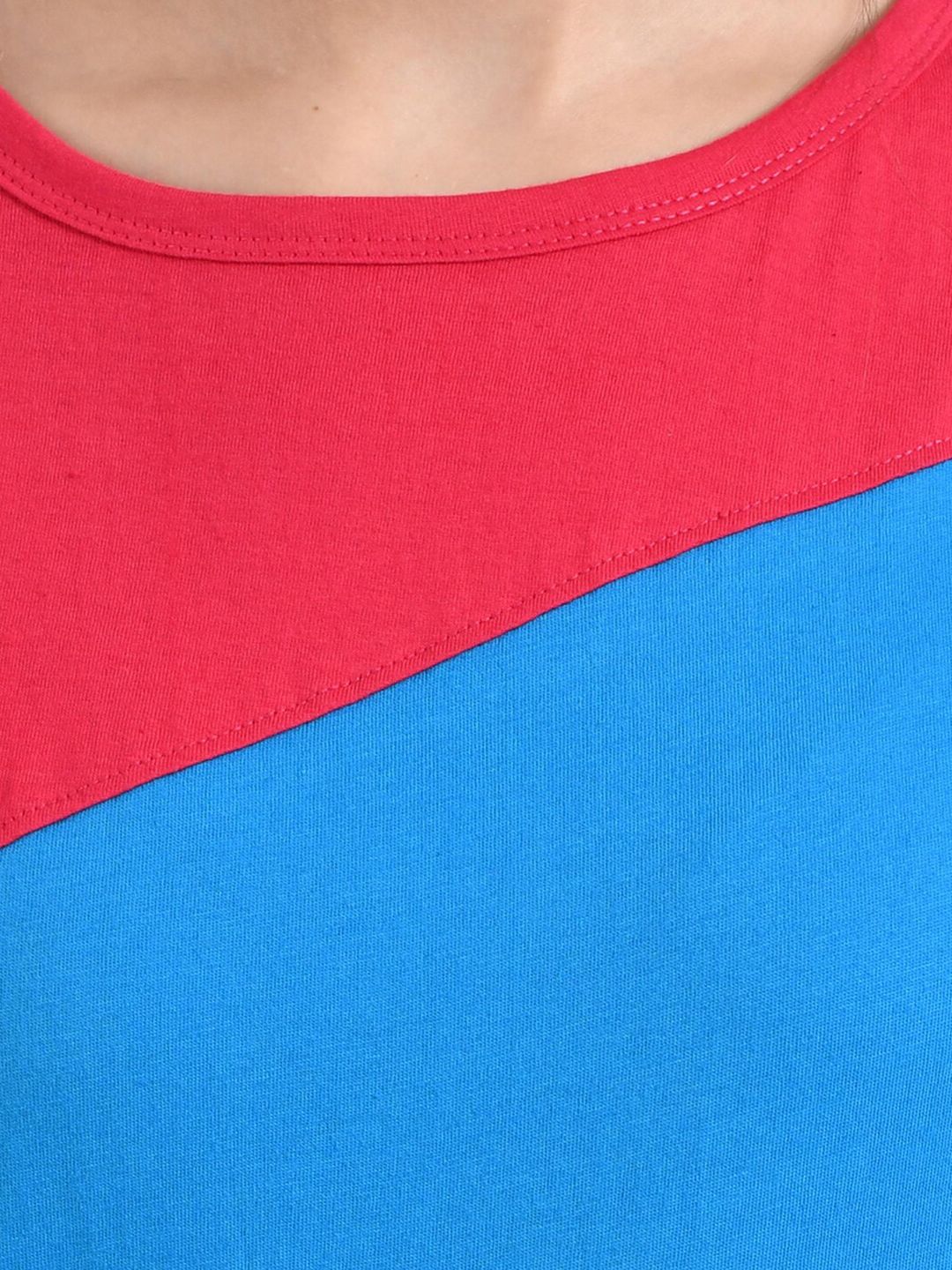 Kotty Colourblocked Round Neck Cotton T-shirt