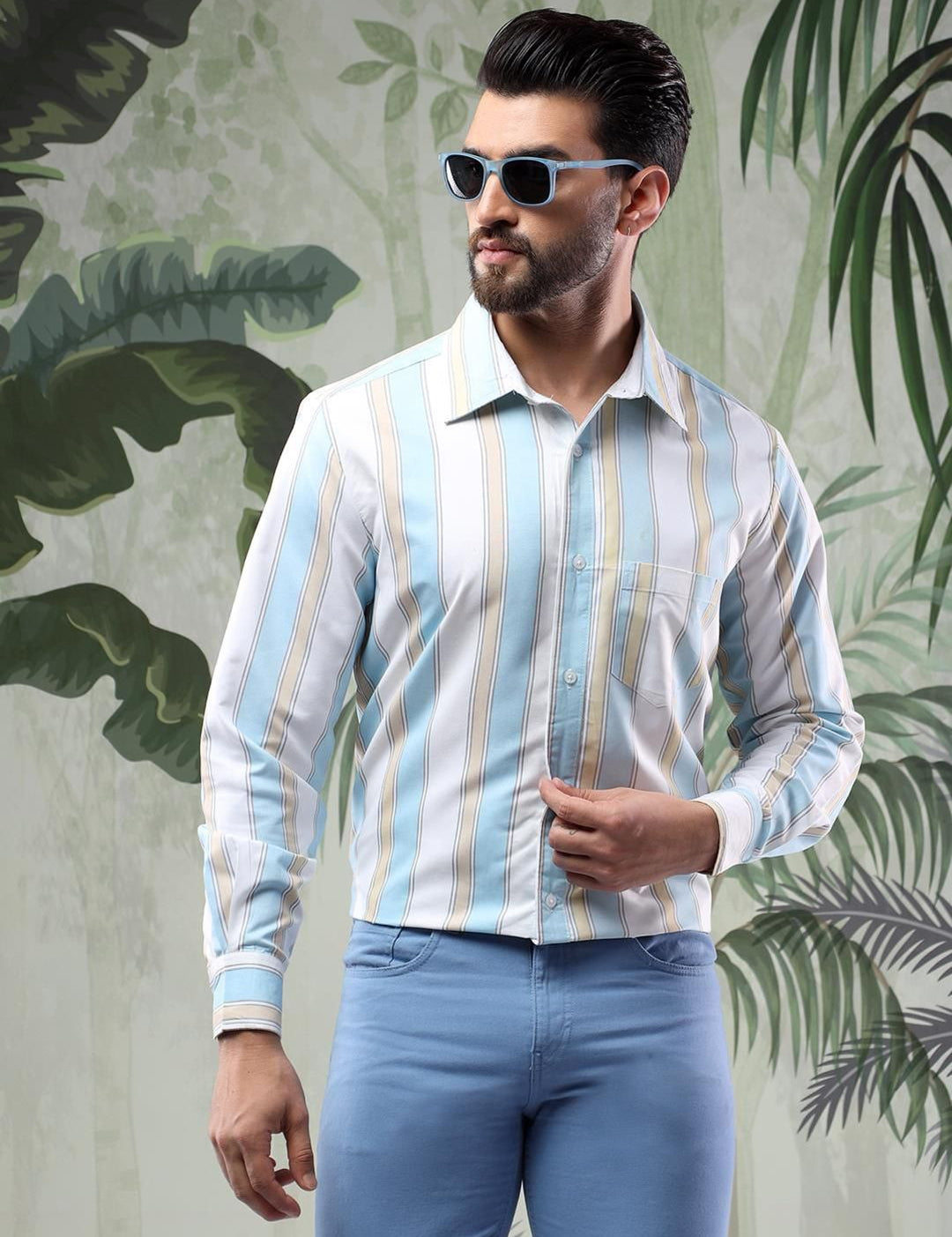 Kotty Men Cutaway Collar Vertical Striped Casual Shirt