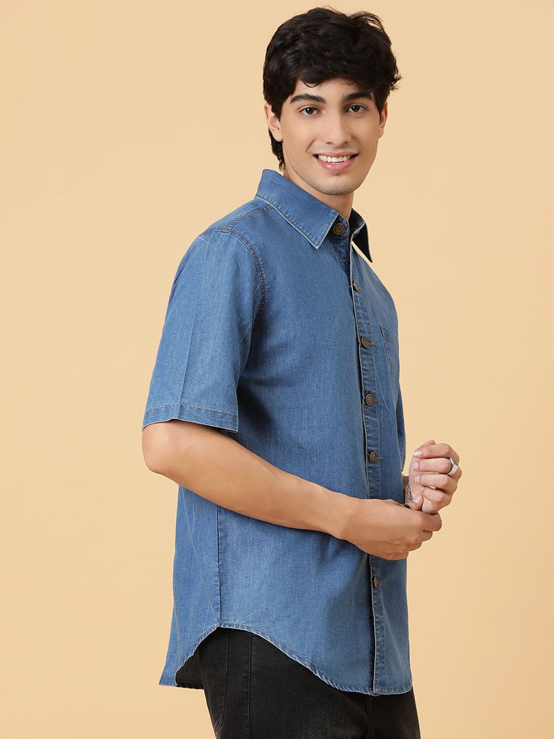 Kotty Men Relaxed Spread Collar Solid Cotton Casual Shirt
