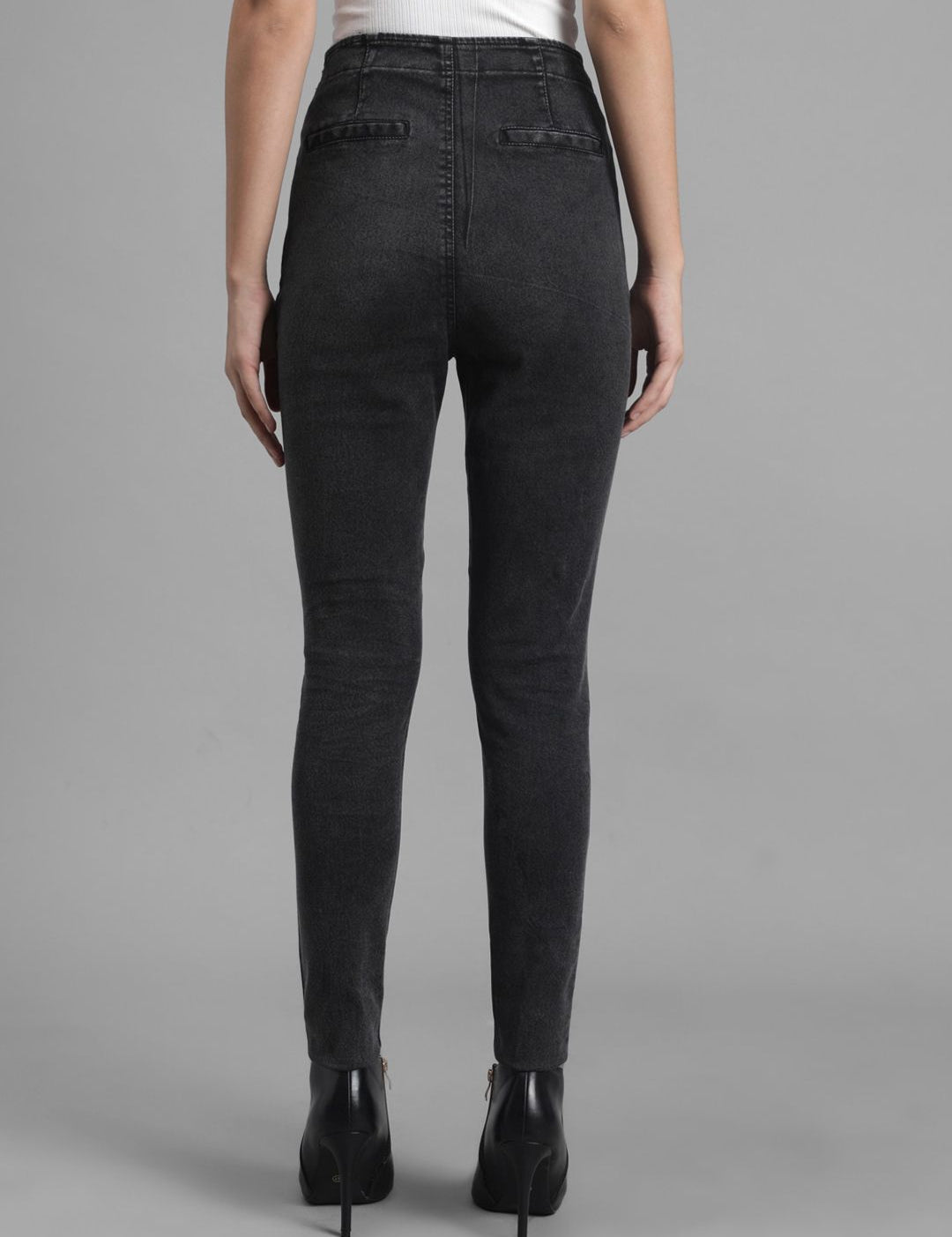 Kotty Women Black Skinny Fit High-Rise Clean Look Stretchable Jeans