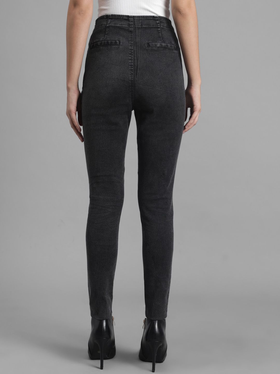 Kotty Women Black Skinny Fit High-Rise Clean Look Stretchable Jeans