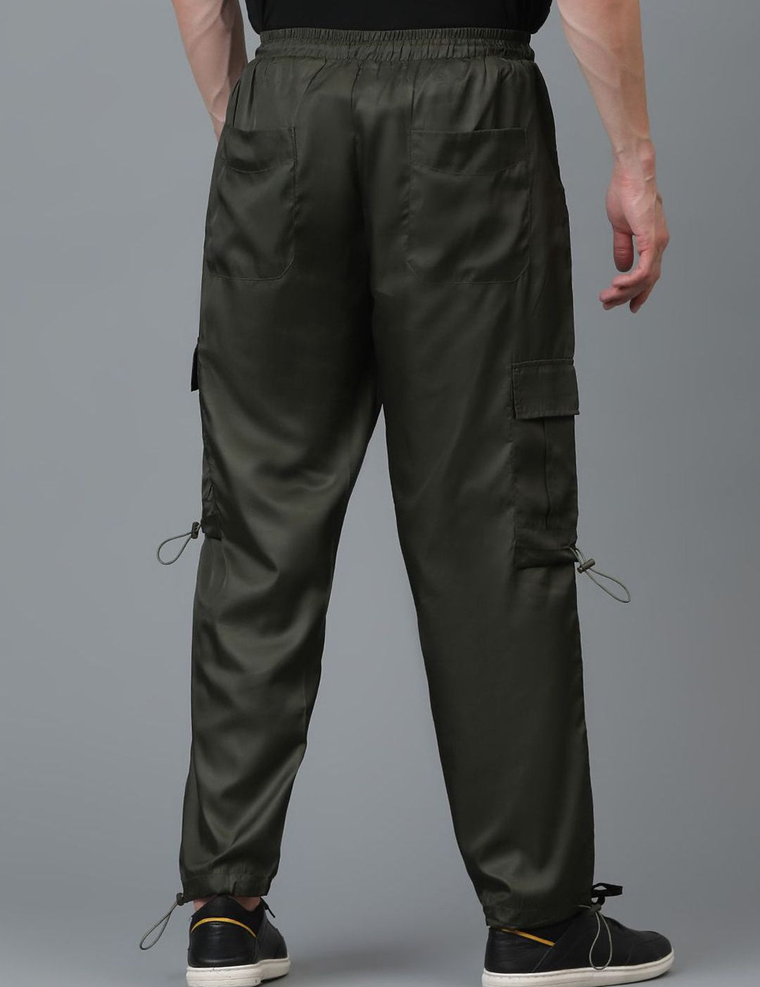 Kotty Men Relaxed Low-Rise Easy Wash Cargos Trousers