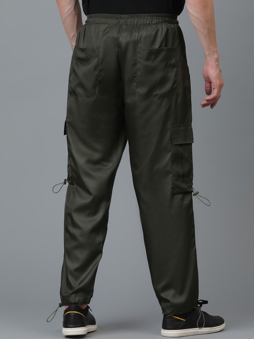 Kotty Men Relaxed Low-Rise Easy Wash Cargos Trousers