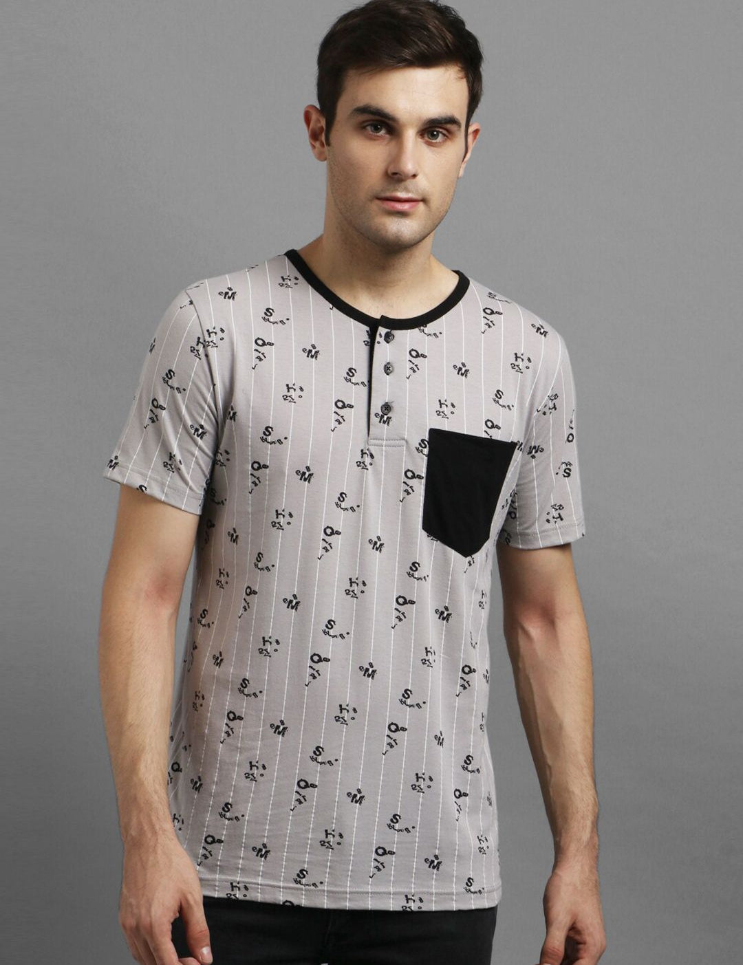 Kotty Men Grey & Black Printed Henley Neck T-shirt