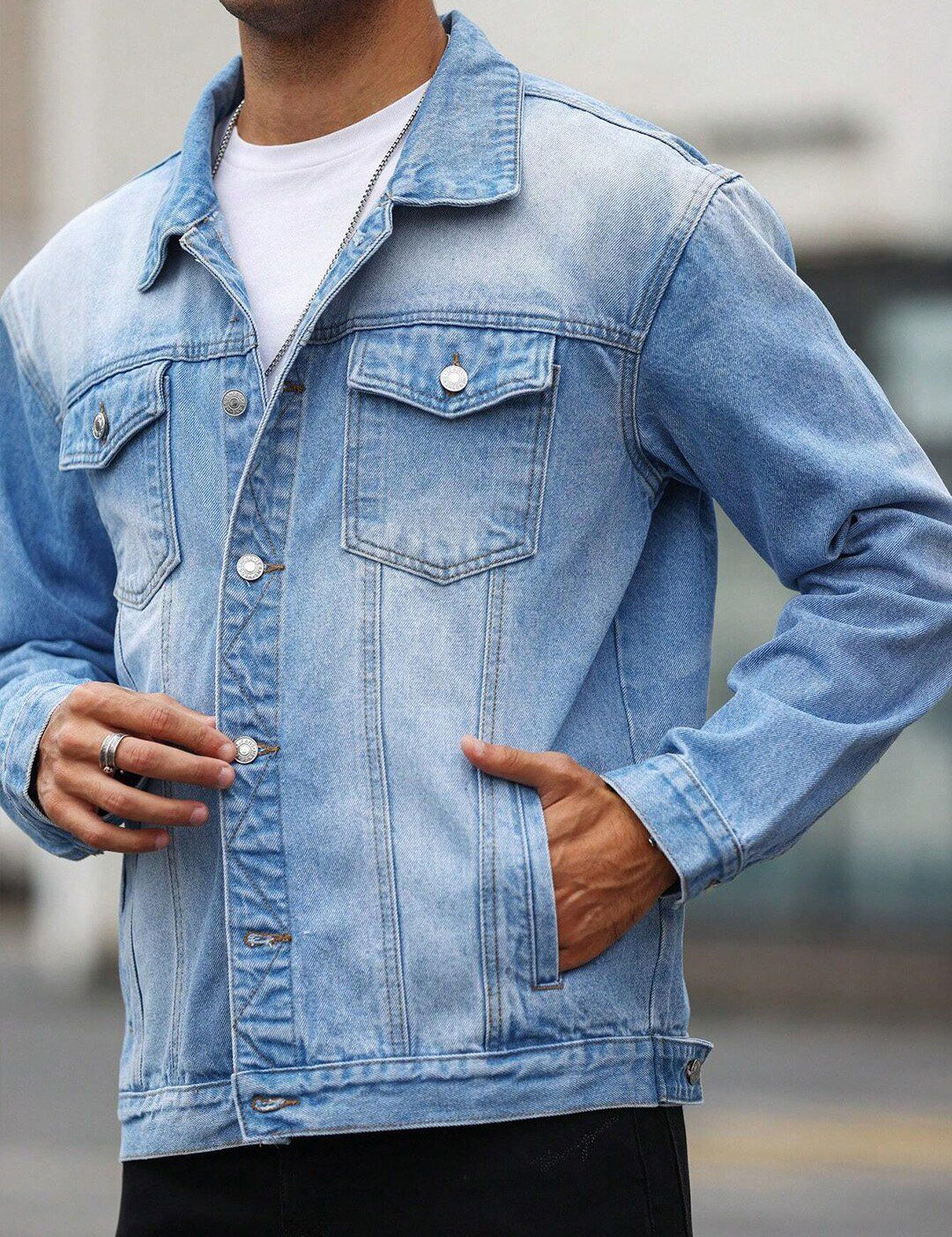 Kotty Spread Collar Washed Crop Denim Jacket
