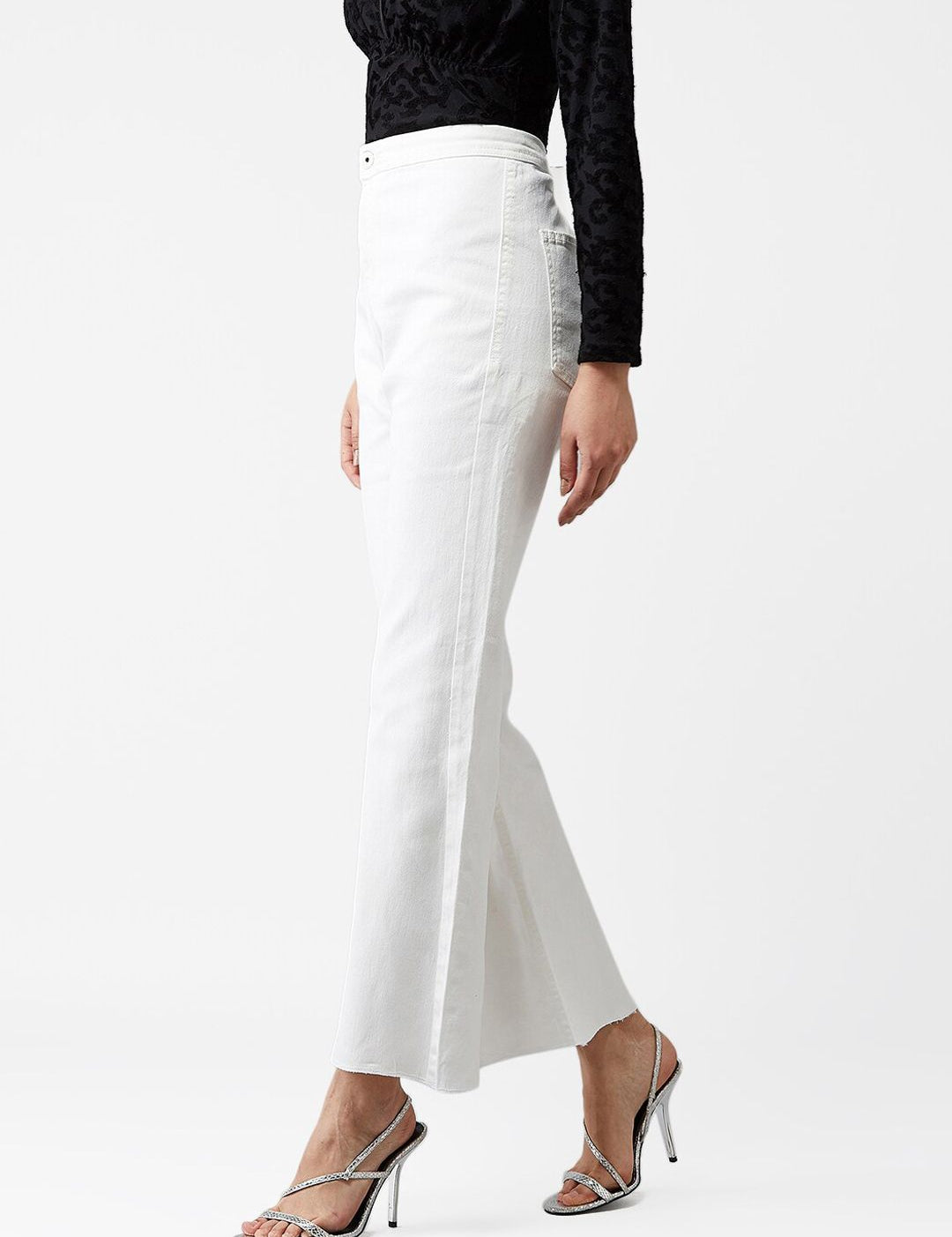 Kotty Women White Skinny Fit Jeans