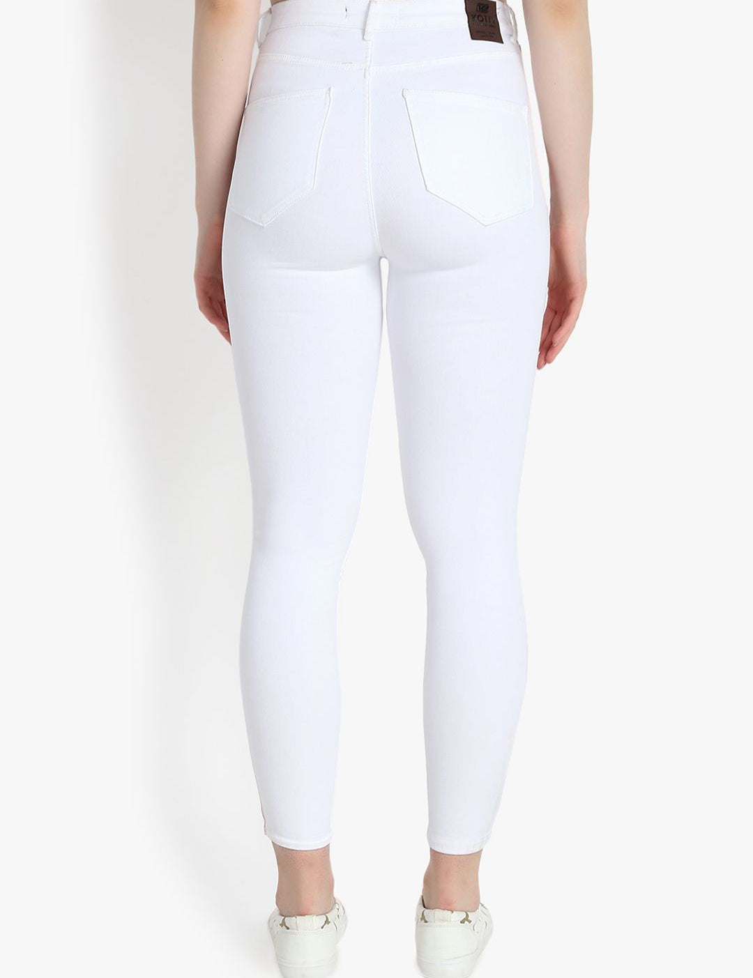 Kotty Women White Skinny Fit High-Rise Slash Knee Cropped Jeans