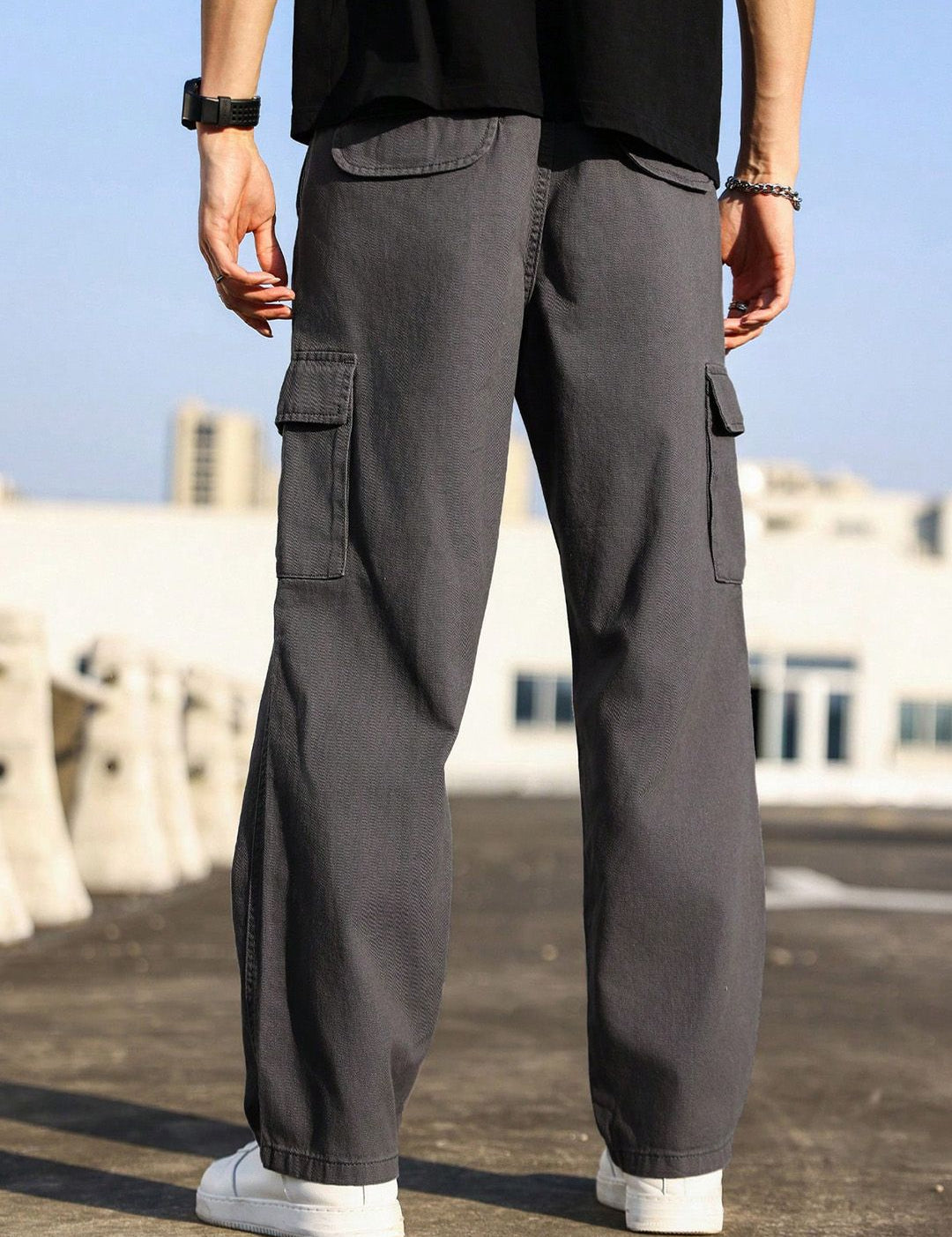 Kotty Men Low-Rise Stretchable Cargo Jeans