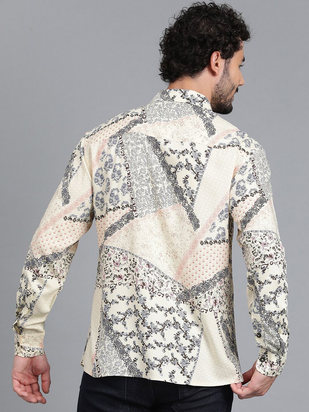 Kotty New Relaxed Fit Abstract Printed Spread Collar Casual Shirt