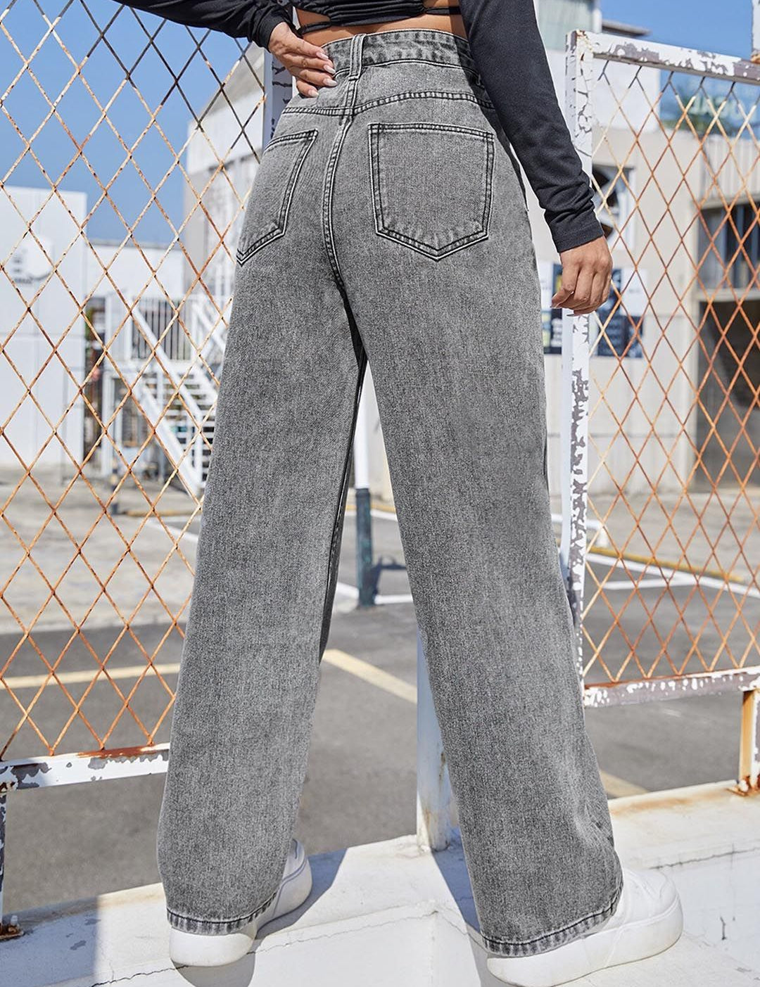 Kotty Women Straight Fit High-Rise Clean Look Heavy Fade Stretchable Jeans