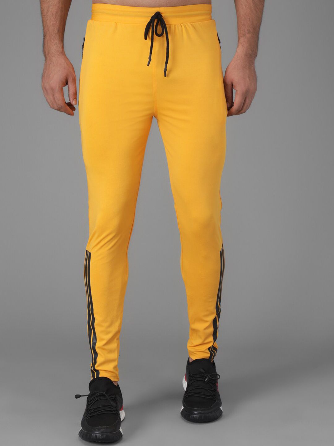 Kotty Men Yellow Solid Track Pants