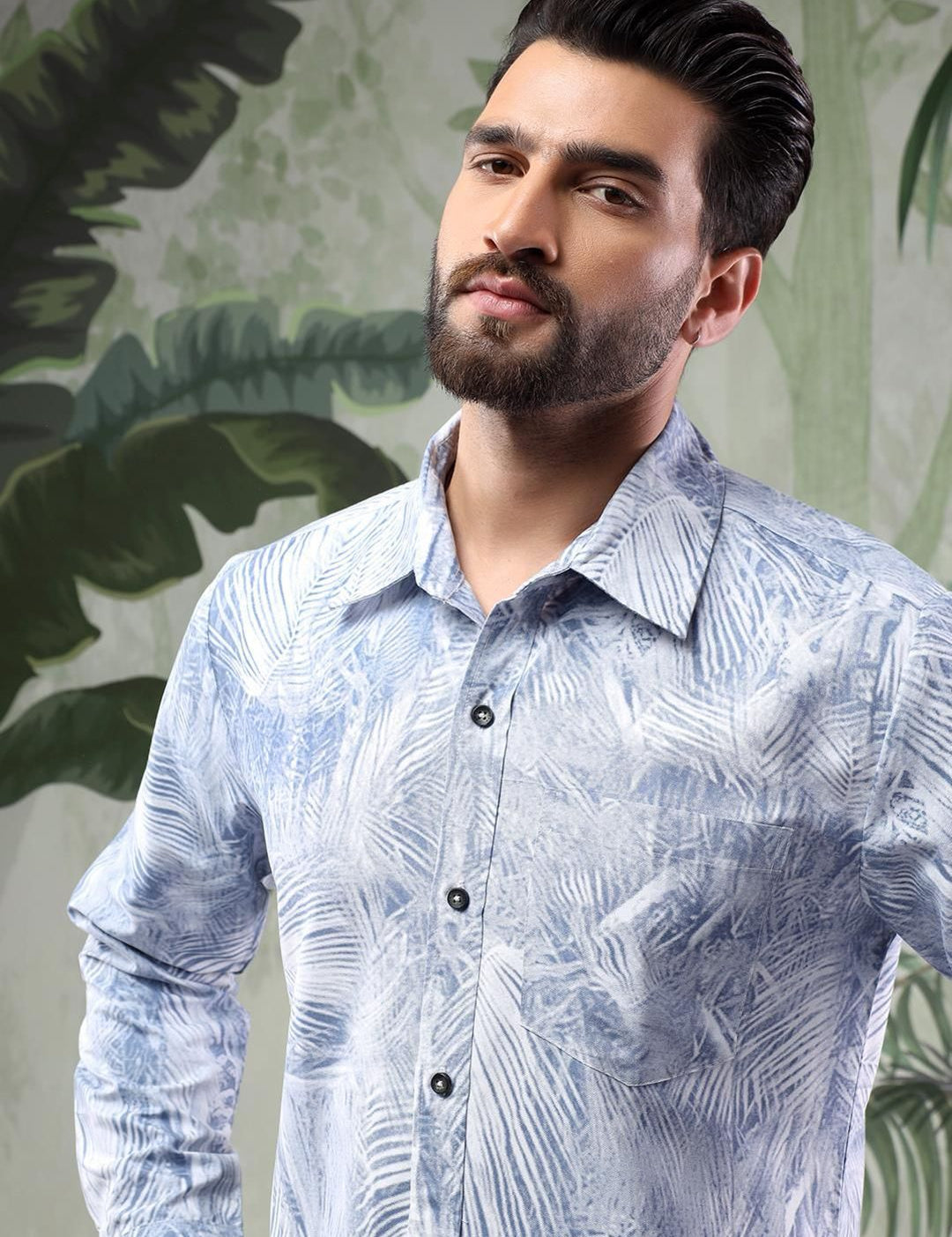 Kotty Men Spread Collar Abstract Printed Casual Shirt