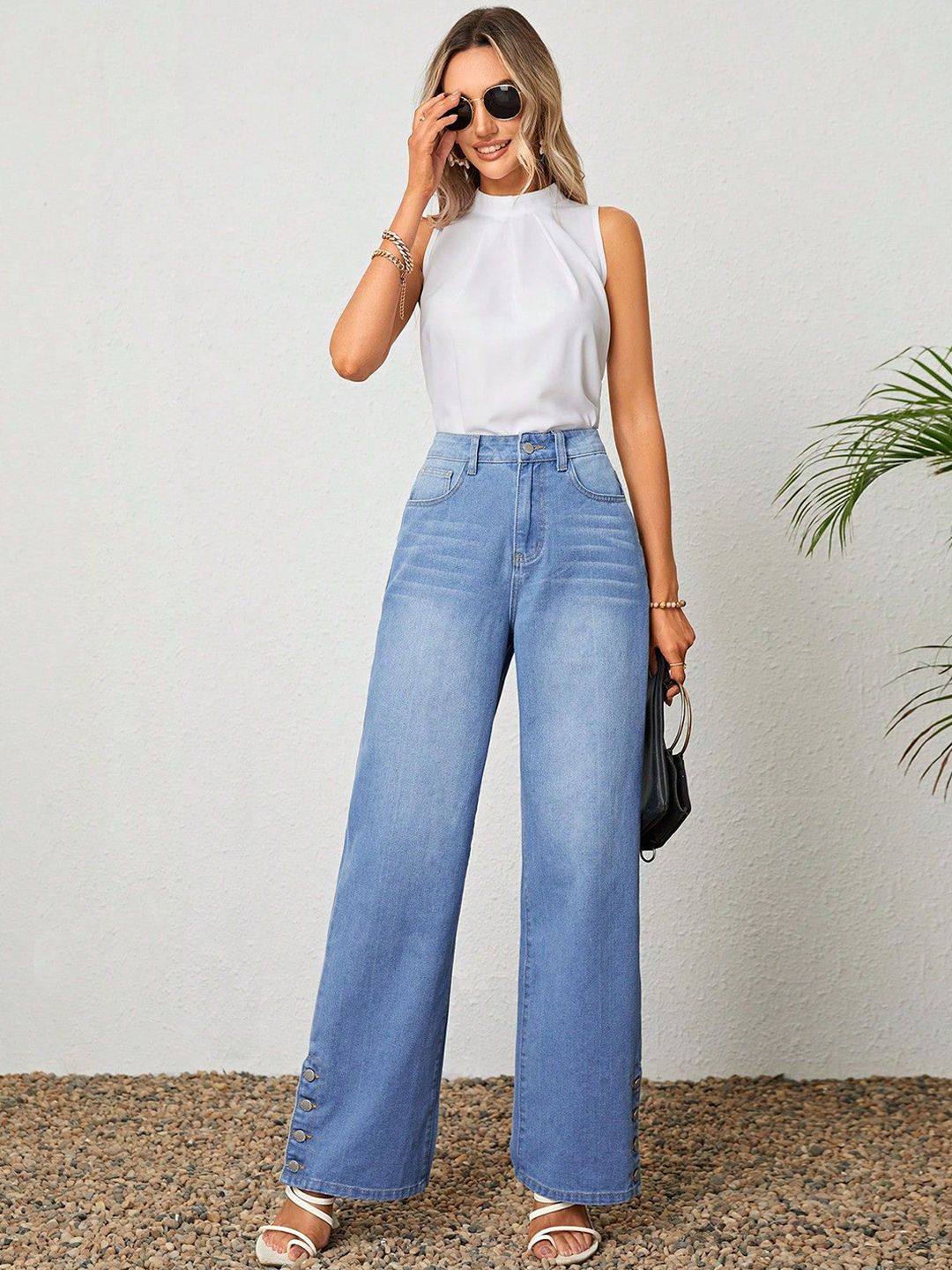 Kotty Women Straight Fit High-Rise Stretchable Jeans