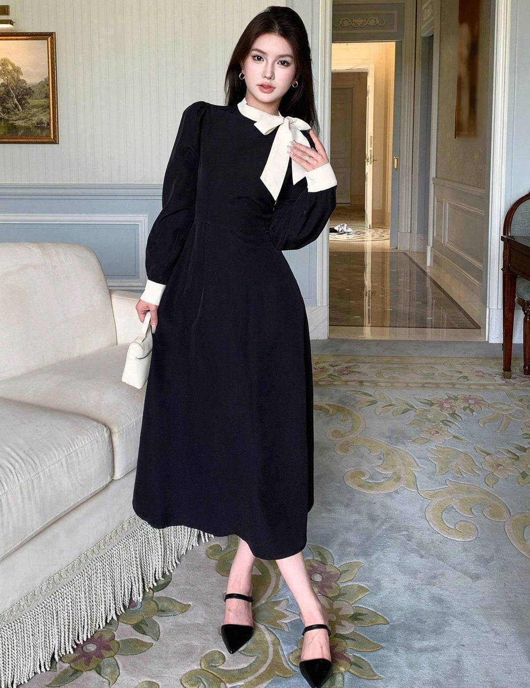 Kotty Colourblocked Tie-Up Neck Fit & Flare Midi Dress