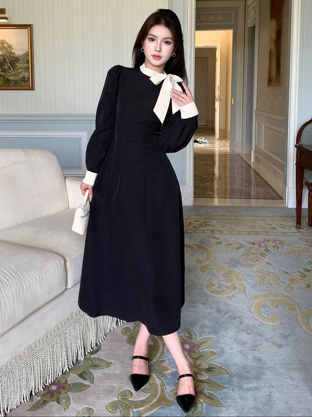 Kotty Colourblocked Tie-Up Neck Fit & Flare Midi Dress