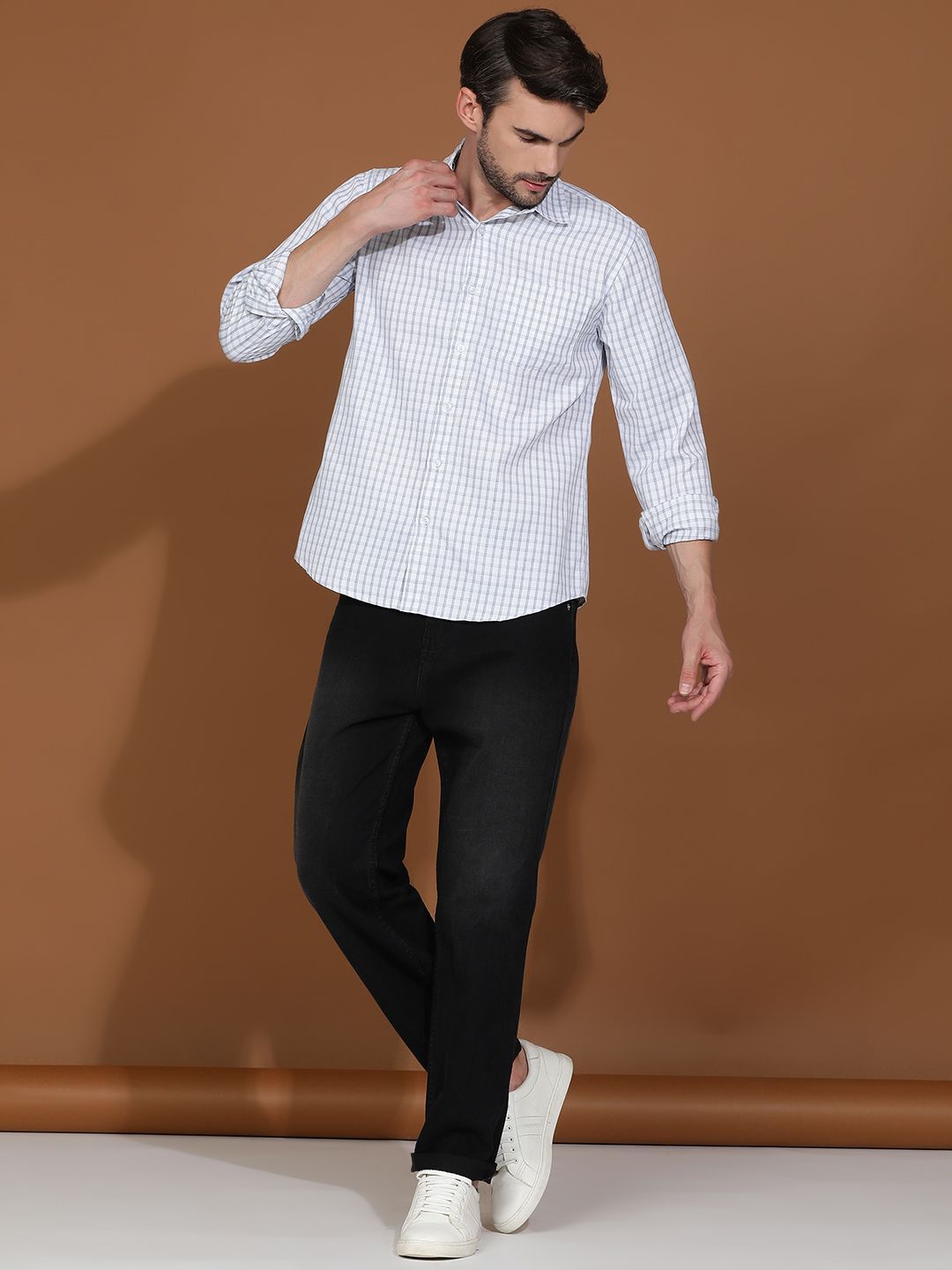 Kotty New Grid Tattersall Checks Spread Collar Casual Shirt