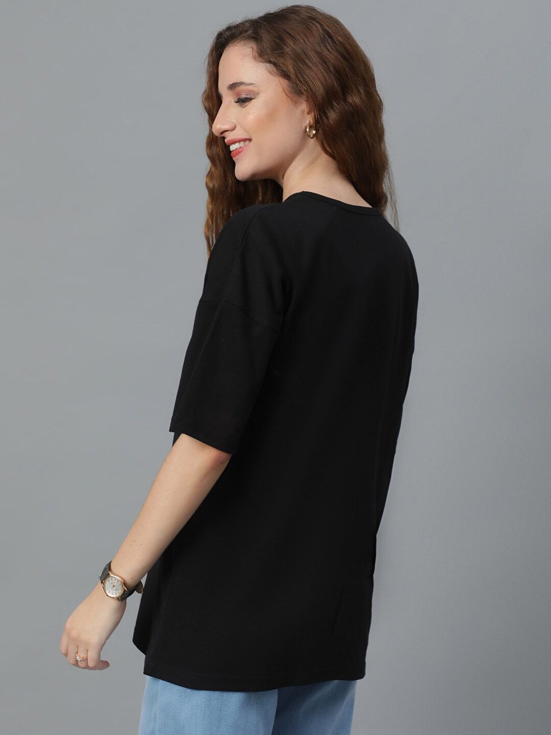 Kotty Graphic Printed Drop-Shoulder Sleeves Oversized T-shirt