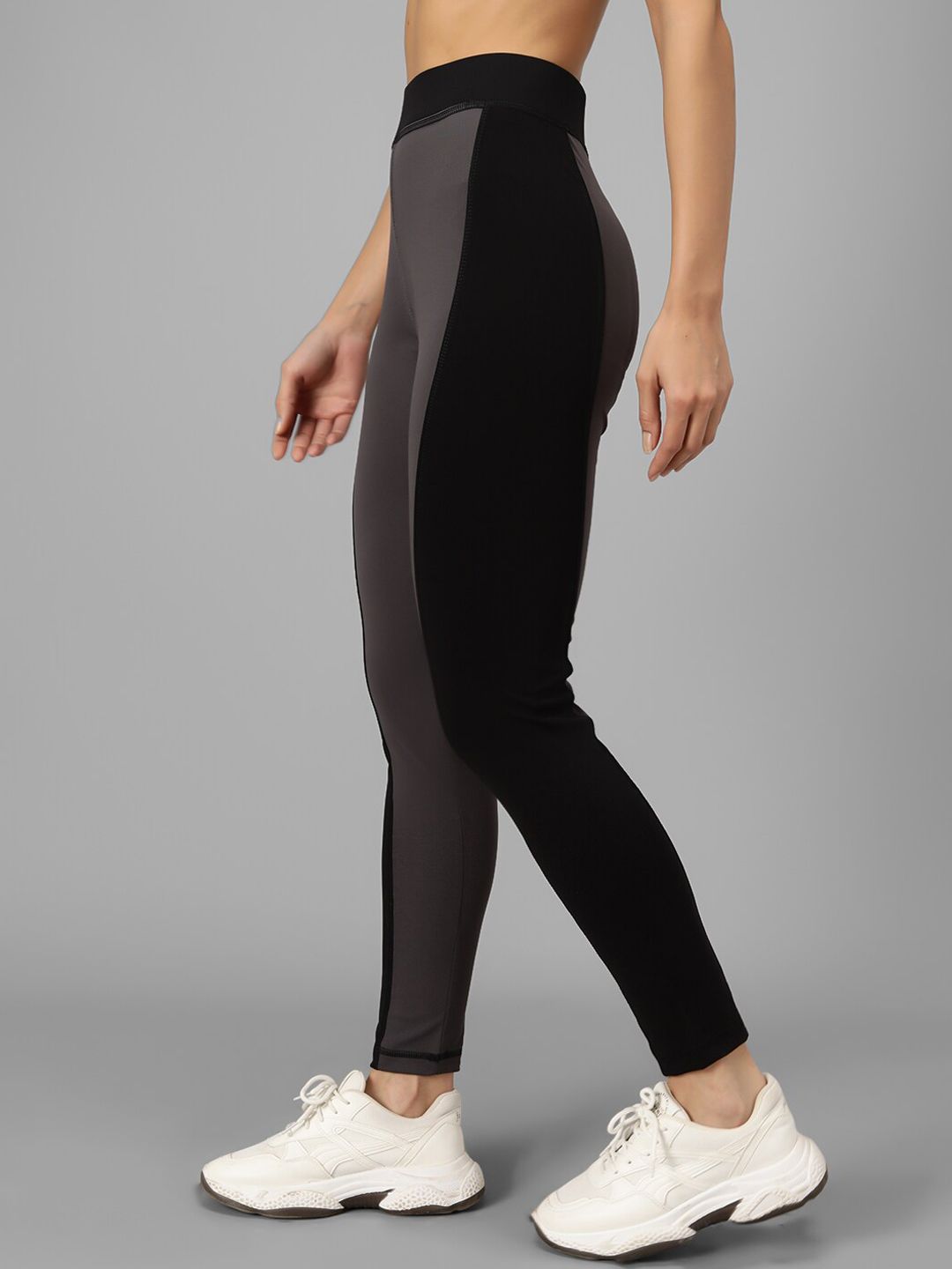 Kotty Women Grey & Black Colourblocked Tights