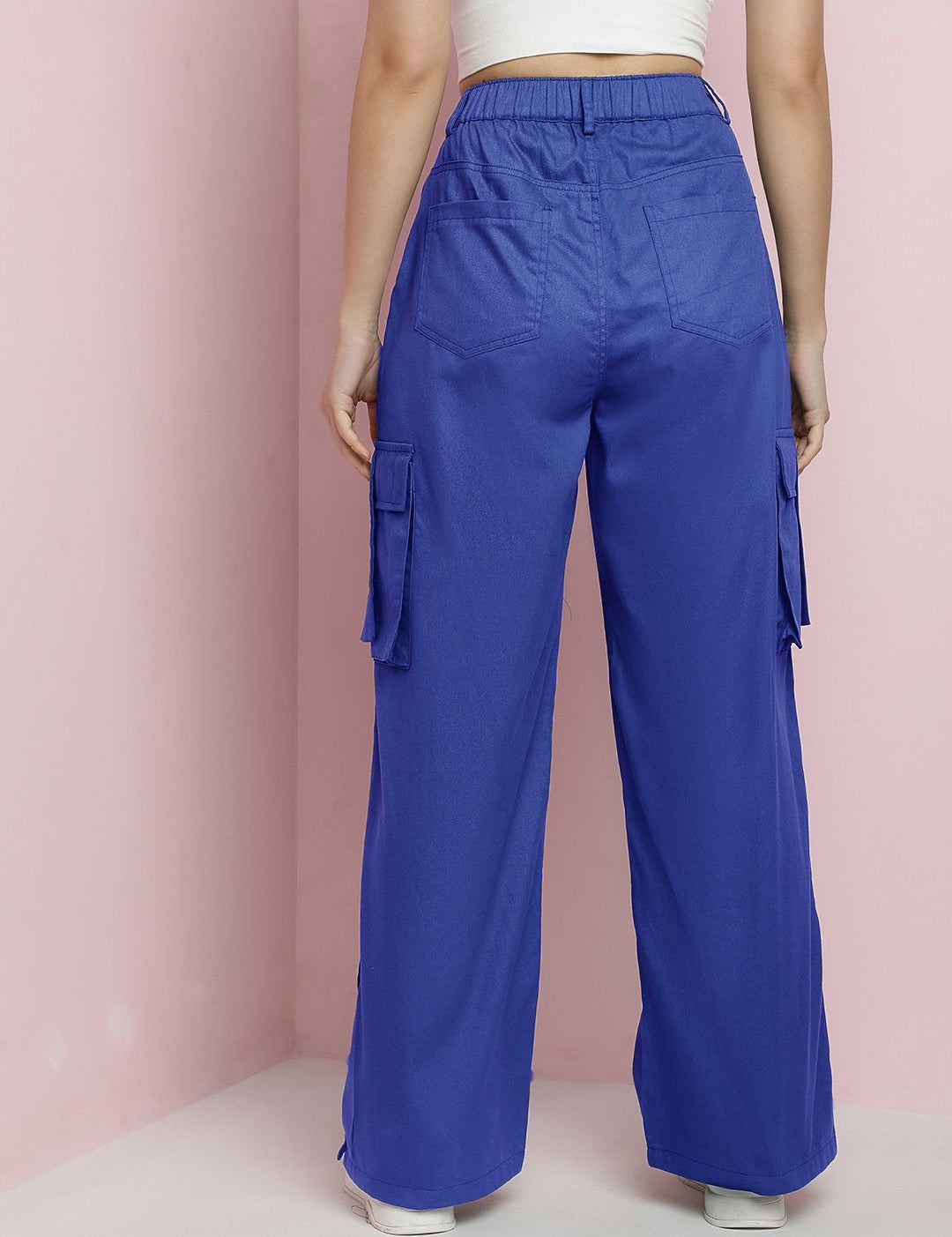 Kotty Women Relaxed Fit High-Rise Solid Cargos Trousers