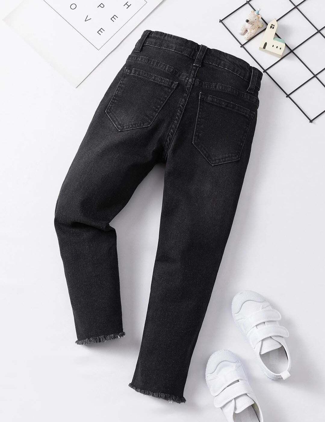 Kotty Girls Low Distress Mid-Rise Light Fade Stretchable Jeans