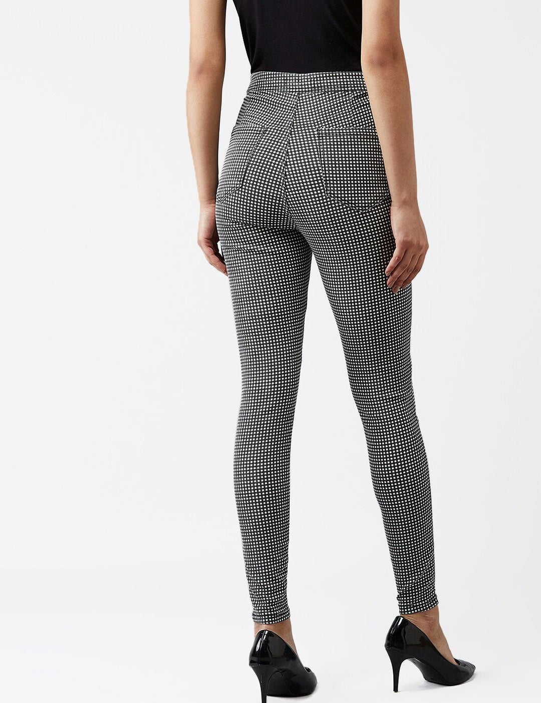 Kotty Women Black & White Skinny Fit High-Rise Clean Look Jeans