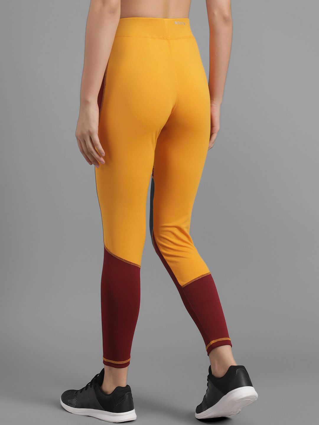 Kotty Women Yellow & Maroon Colourblocked Ankle-Length Tights