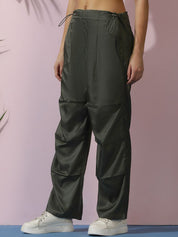 Kotty Women Relaxed High-Rise Easy Wash Pleated Cargos Trousers