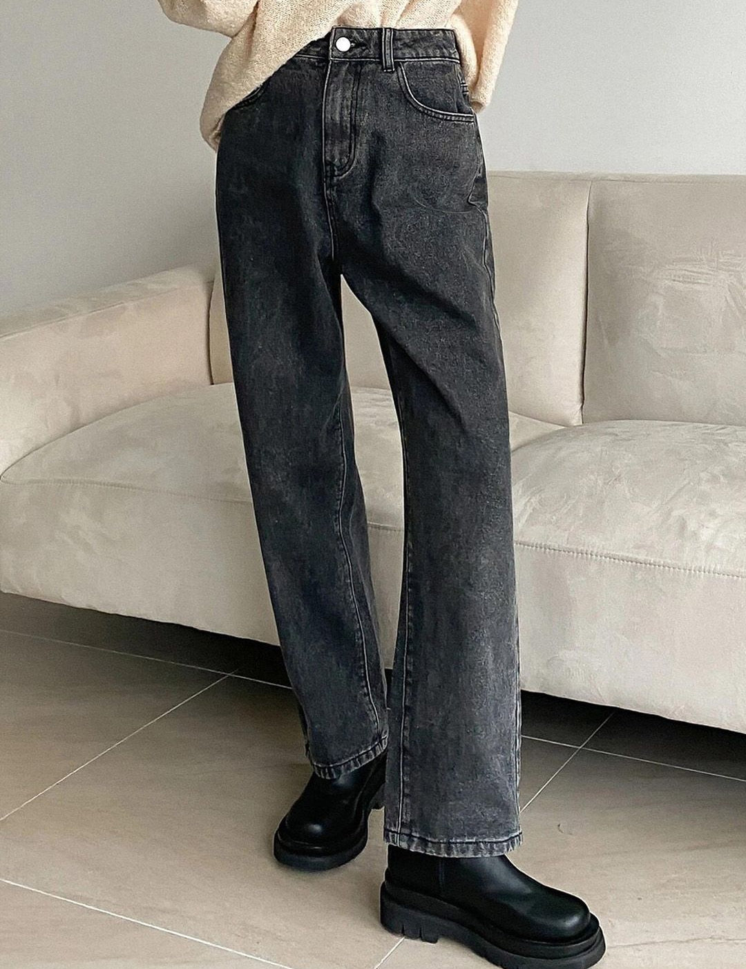 Kotty Women Grey Jean Straight Fit High-Rise Clean Look Stretchable Jeans