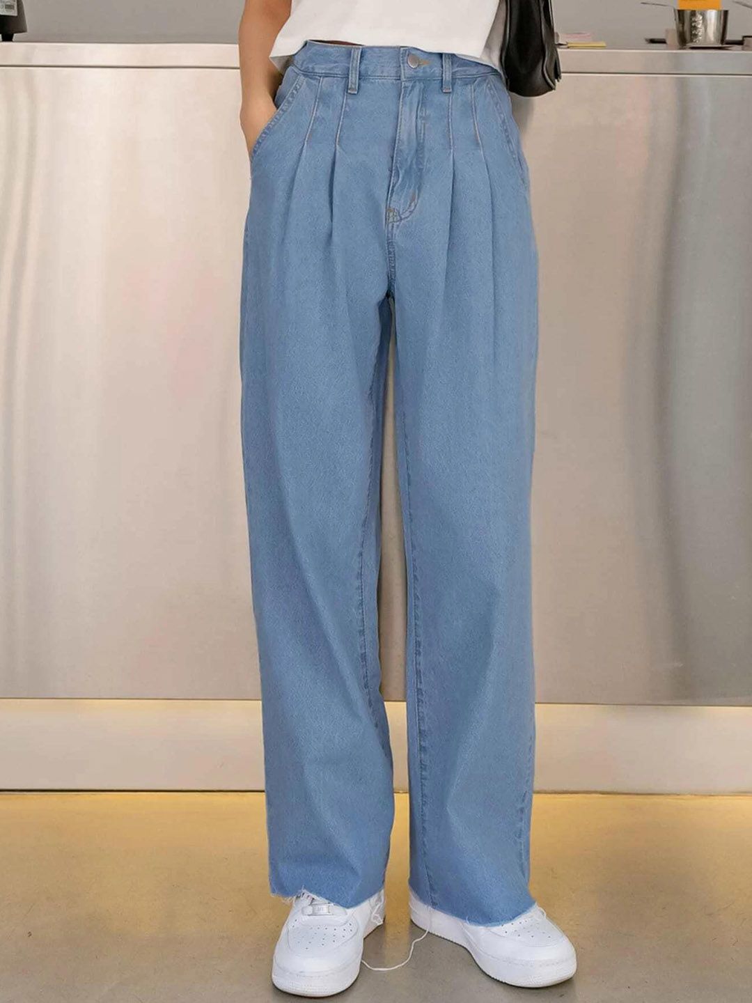 Kotty Women Jean Straight Fit High-Rise Clean Look Stretchable Jeans