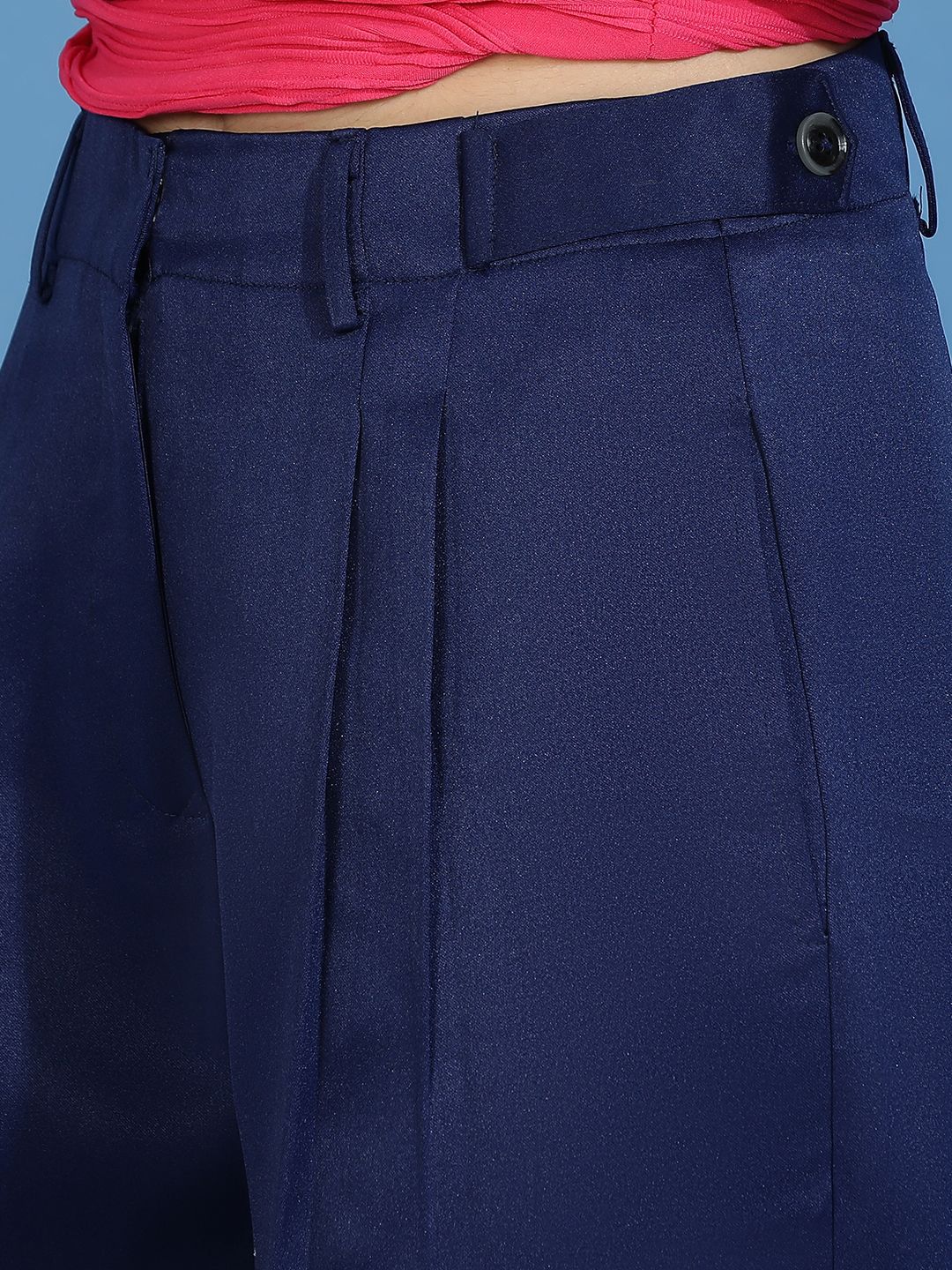 Kotty Women Relaxed Straight Fit High-Rise Easy Wash Pleated Trousers