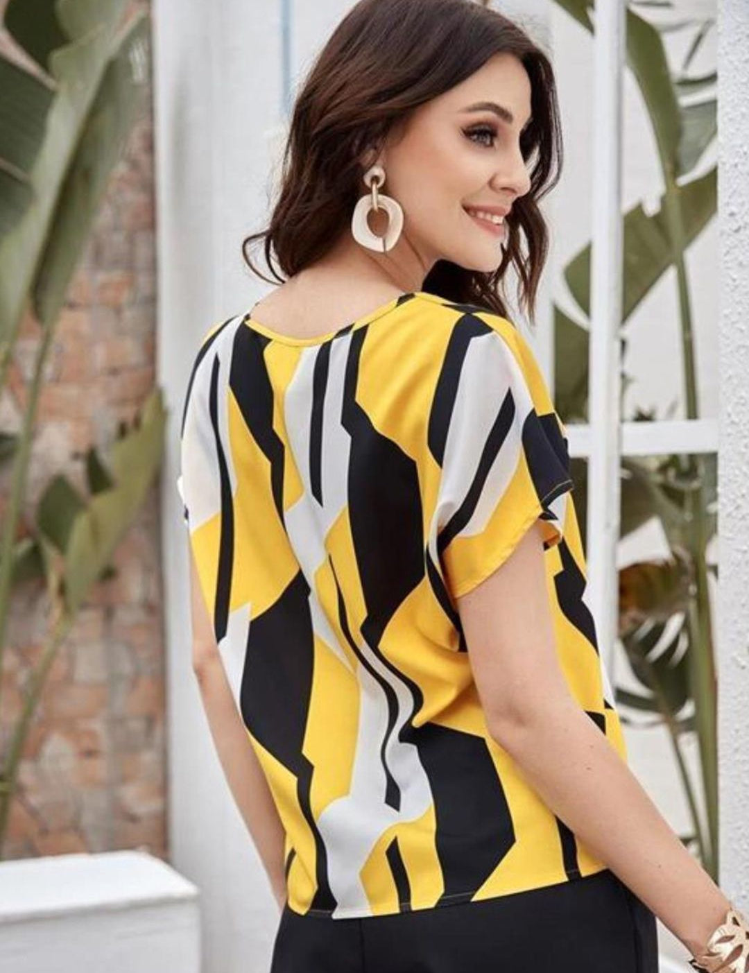 Kotty Yellow Abstract Printed Extended Sleeves Top